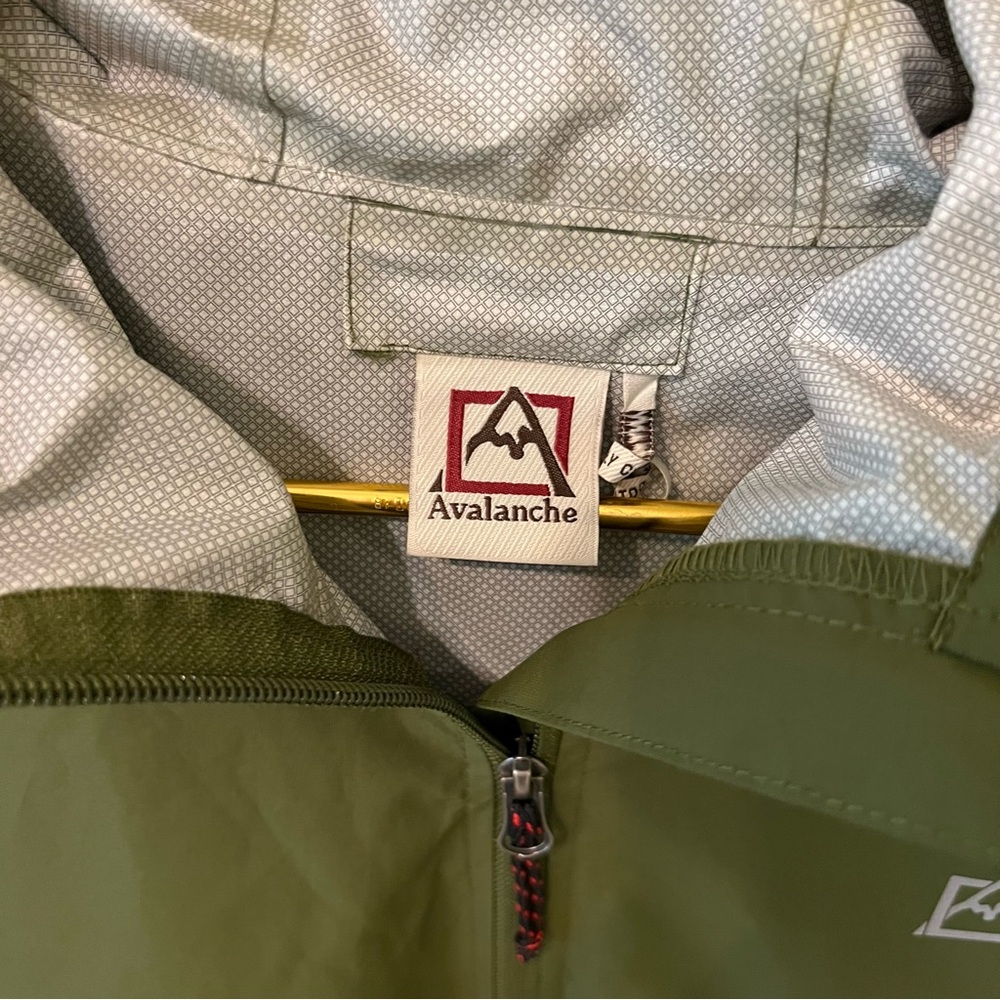 Avalanche Full Zip Lightweight Hooded Jacket Hiking Windbreaker Size Medium - Picture 3 of 10